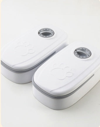 Distributeur de nourriture avec minuteur intelligent pour chiens et chats.