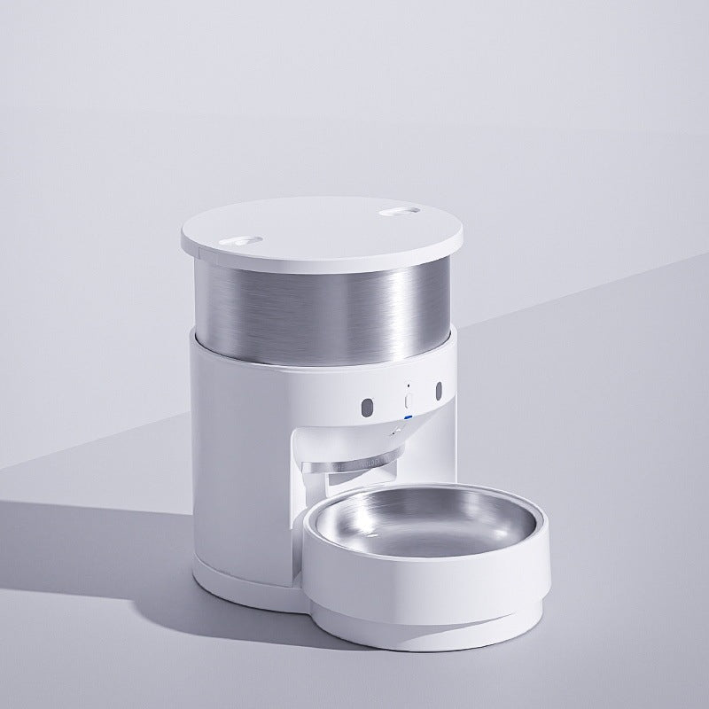 Distributeur automatique intelligent de croquettes pour animaux.