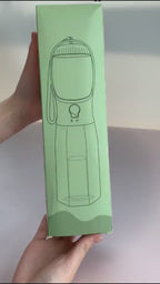 Croquettes, tasse à eau pour chien et sac poubelle : 3 en 1 !